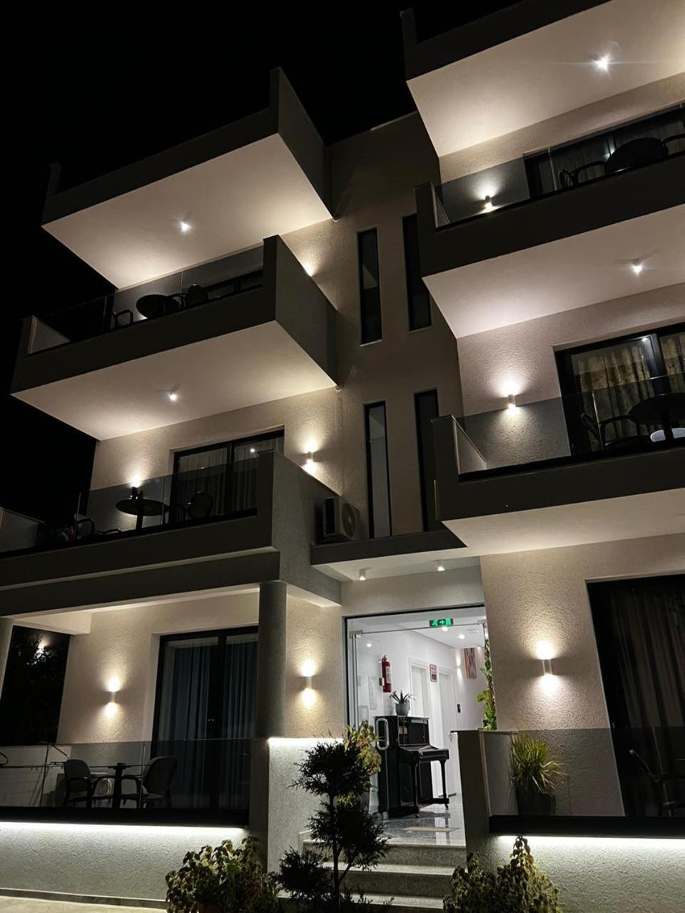 Feniks Hotel Ksamil Exteriör bild