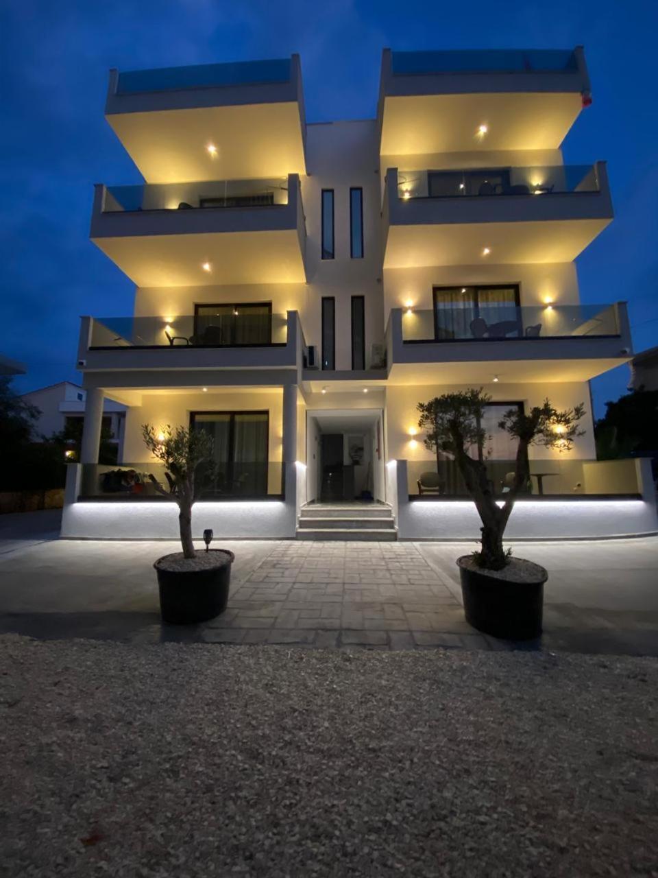 Feniks Hotel Ksamil Exteriör bild